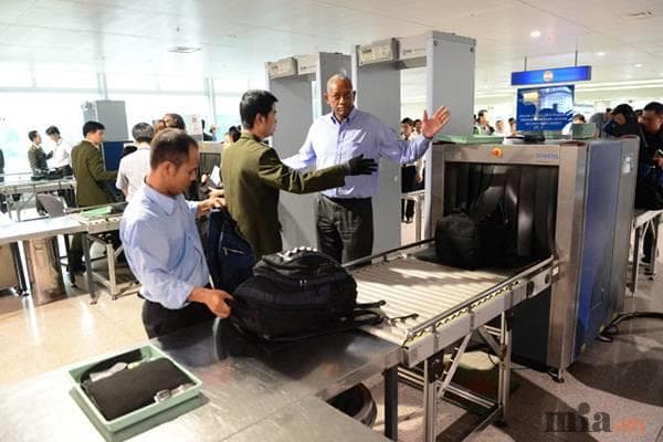 Những đồ không được mang lên máy bay