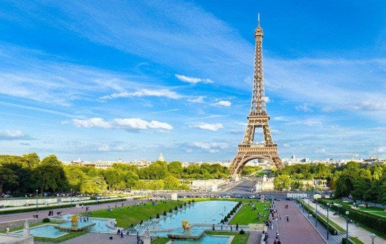 Vé máy bay Hà Nội đi Paris giá rẻ