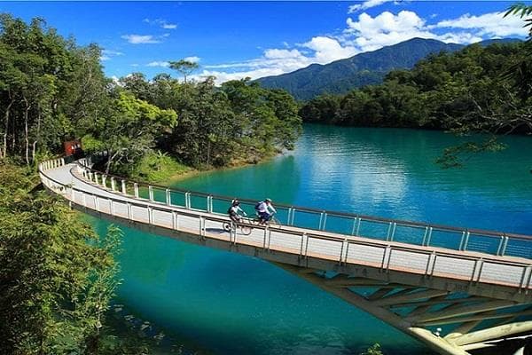 Vé máy bay Hà Nội đi Đài Trung giá rẻ