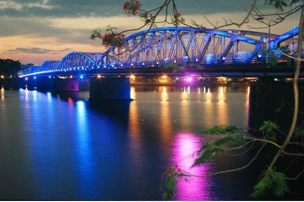 Vé máy bay Nha Trang đi Huế giá rẻ