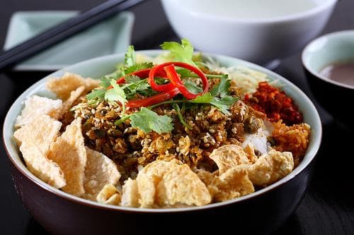 Ẩm thực Huế - cao lương mỹ vị không đâu sánh bằng!