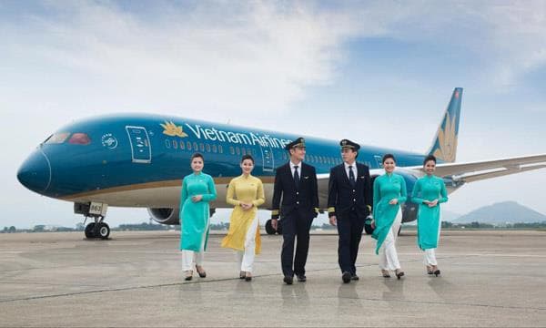 Đổi tên vé máy bay Vietnam Airlines được phép không?