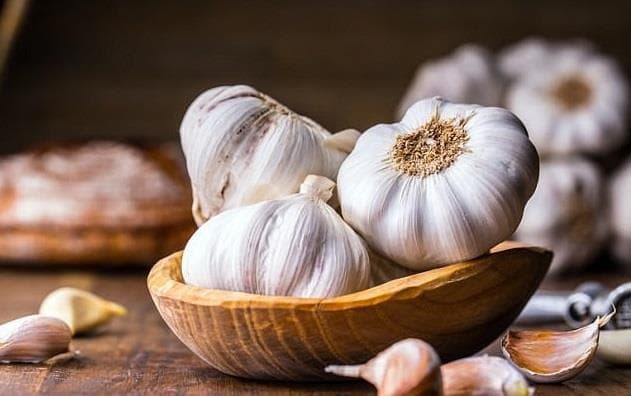 Có được mang tỏi lên máy bay hay không?