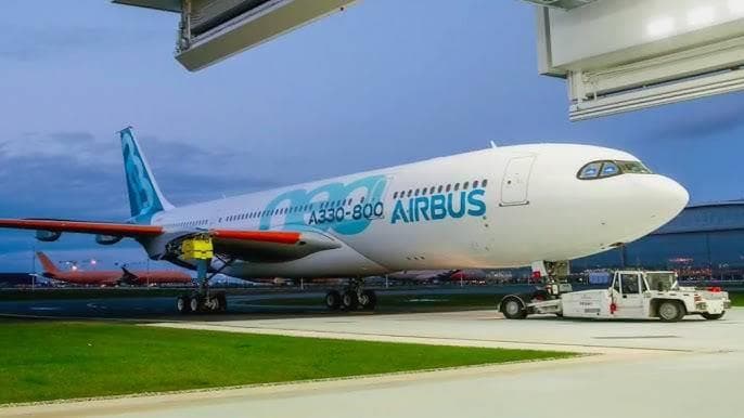 Máy bay Airbus A330neo