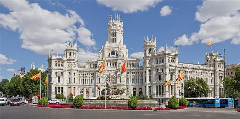 Vé máy bay đi Madrid 