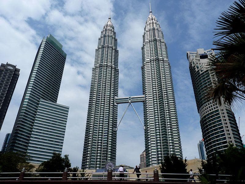 Vé máy bay Hà Nội đi Kuala Lumpur giá rẻ