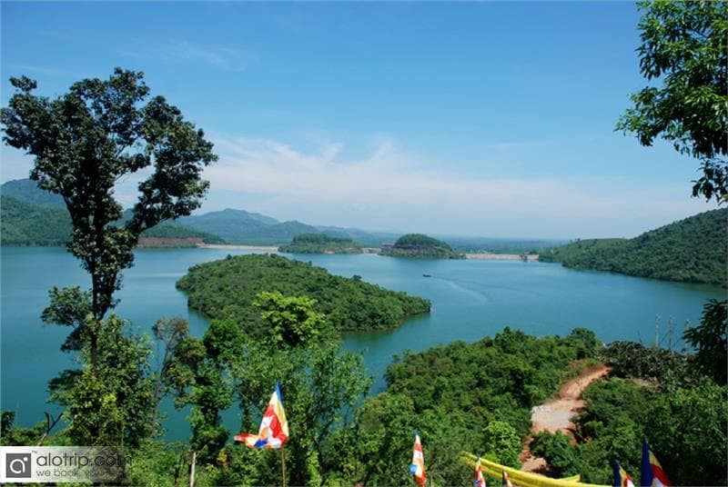 Huế - Tour ghép - Tham quan Rừng Quốc gia Bạch Mã - 1 Ngày - Code 504